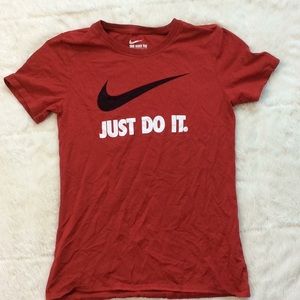 Nike top